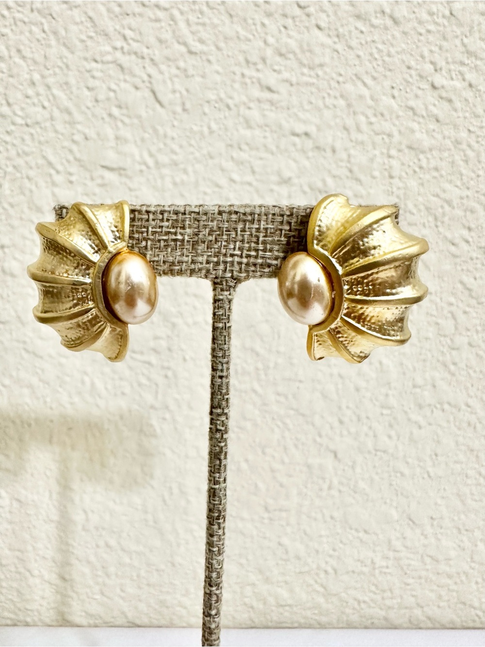 Vintage Gold-Plated Shell Earrings with Champagne Pearl Centers